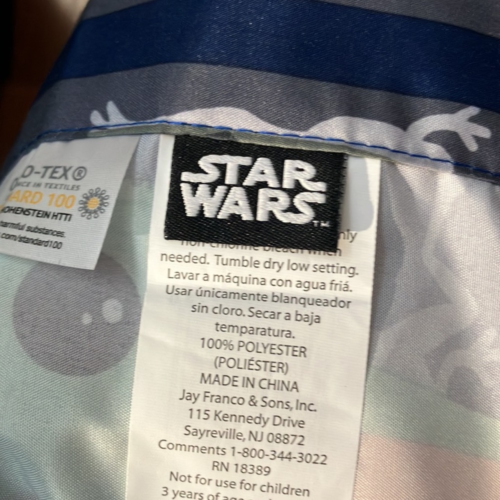 Baby Yoda shower curtain - Picture 2 of 2